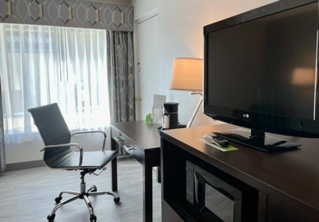 La Quinta Inn By Wyndham Линуд Екстериор снимка